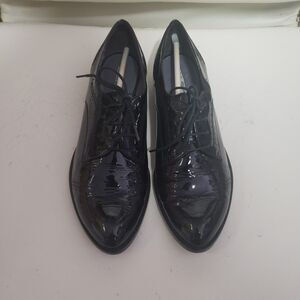 Via Spiga Woman's Black Patent Leather Oxfords sz 6.5 B-preowned